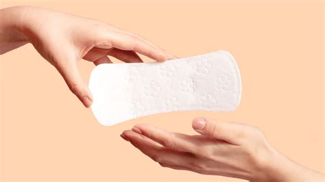 do panty liners help with odor|can panty liners cause infections.